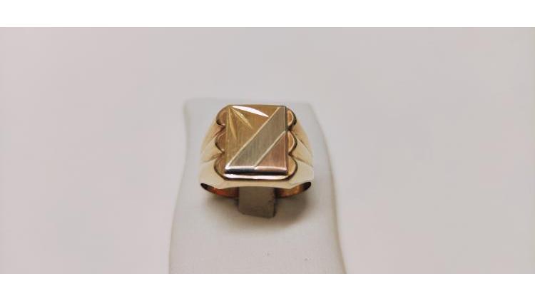 Anello da uomo classico con possibilità di incisione.