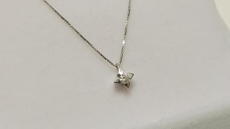 Veneziana con Diamante da 0,05 Ct. con Certificato.