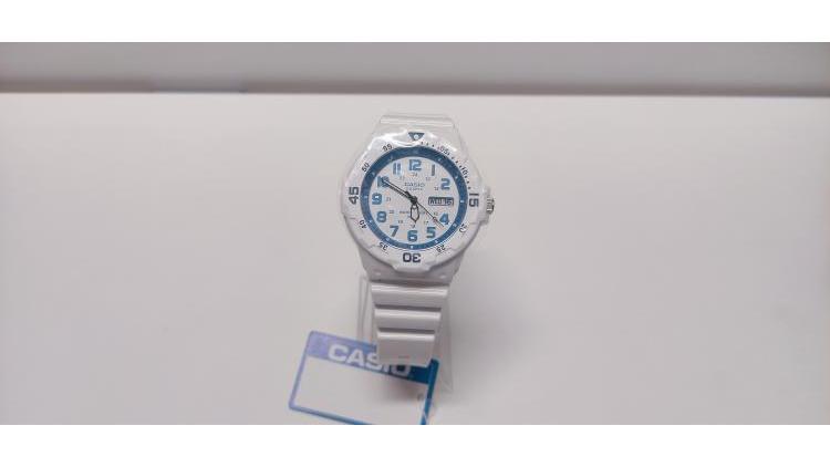 Nuovo modello sportivo di orologio Casio in gomma.